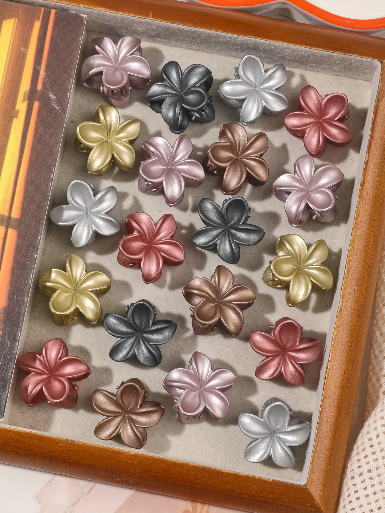 Mini Presilhas Flor para Cabelo – Kit com Presilhas Antimarcas para Franjas e Penteados